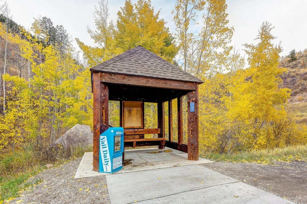 Spacious Condo - Walk to Shuttle
