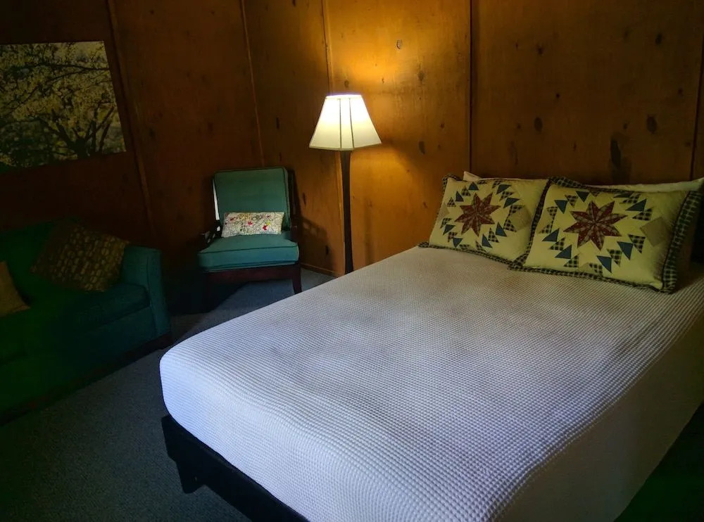 The Sugar Creek Retreat
