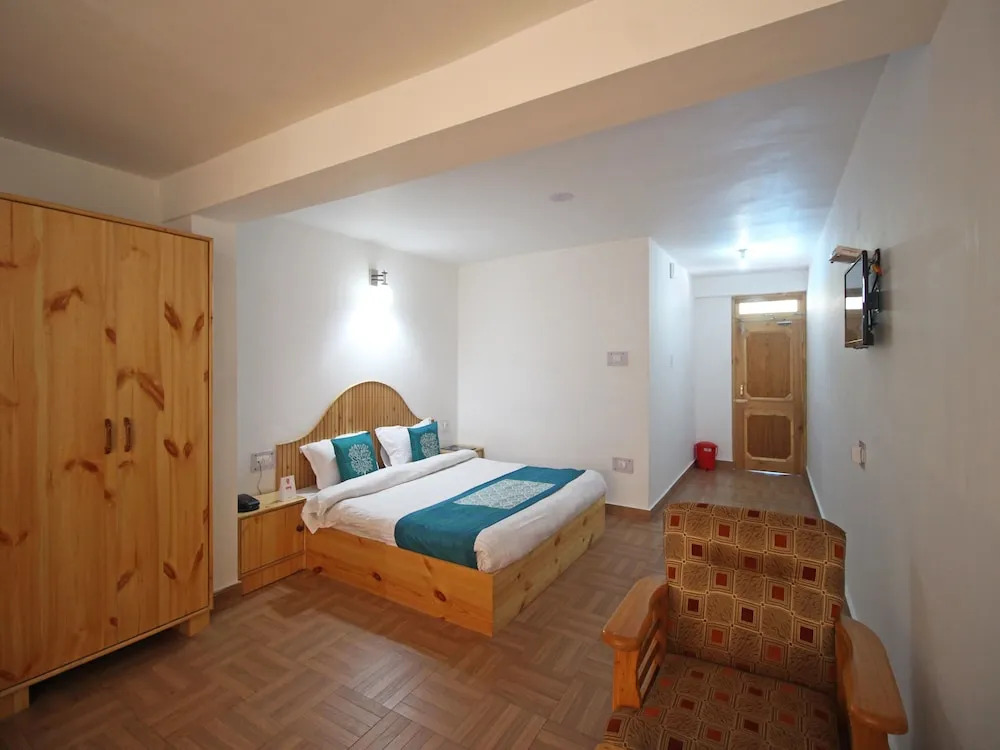OYO 7625 Hotel Bhrigu