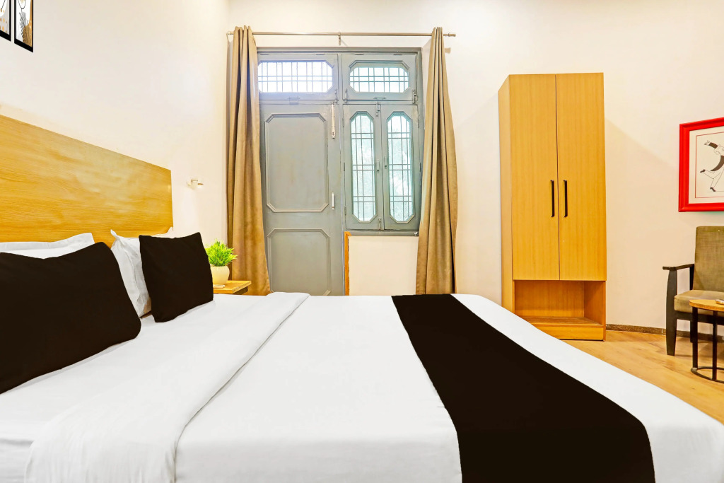 Super OYO Townhouse Vijay Khand Gomti Nagar
