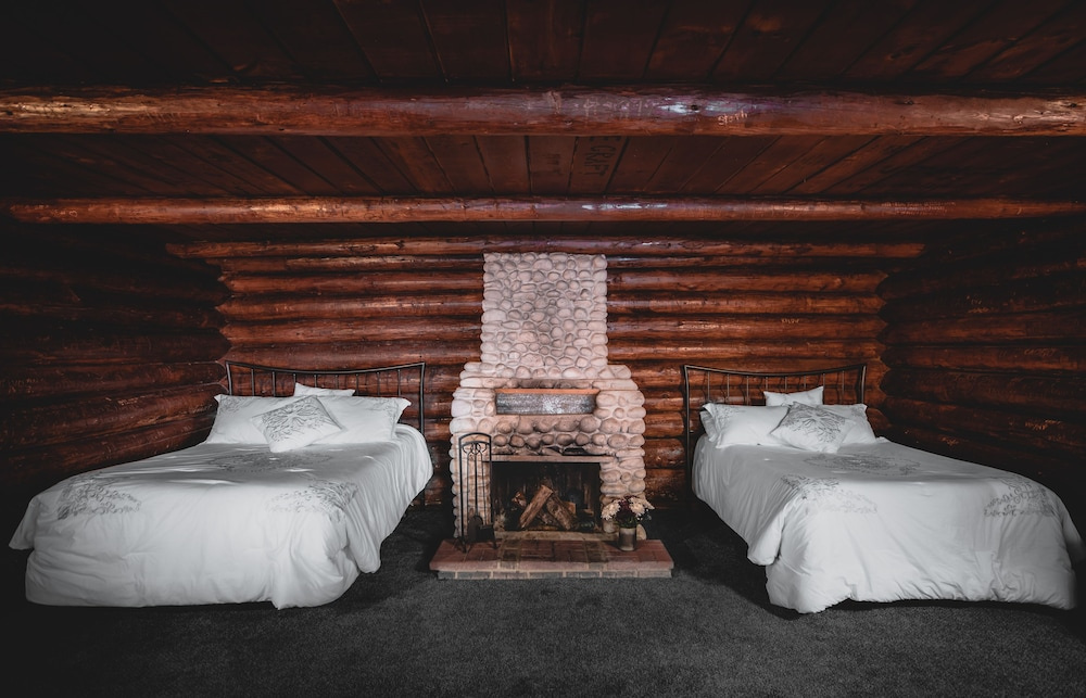 Gateway Inn & Cabins