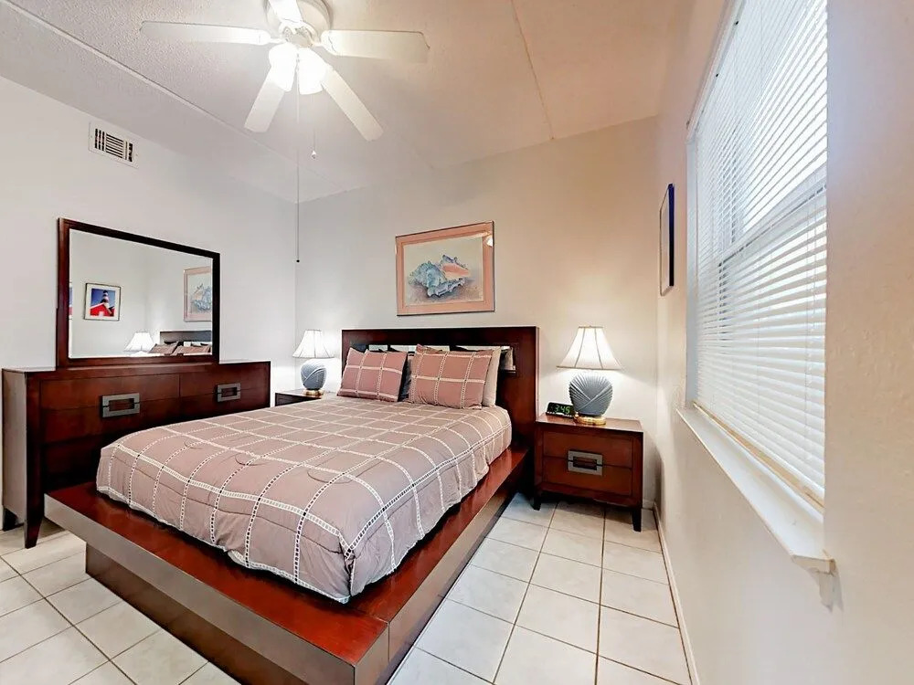 5701 Gulf Blvd Condo Unit 102