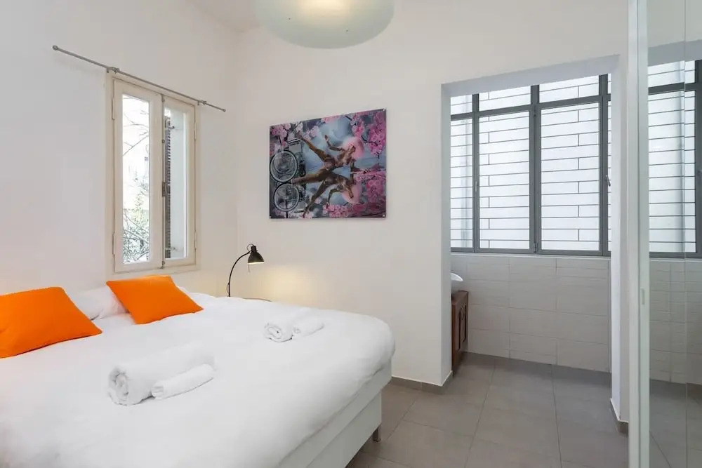 Charming 3BR in Rothschild by HolyGuest