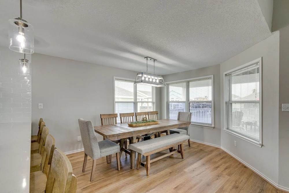 Canal Access & Decks: Bayfront Jamaica Beach House