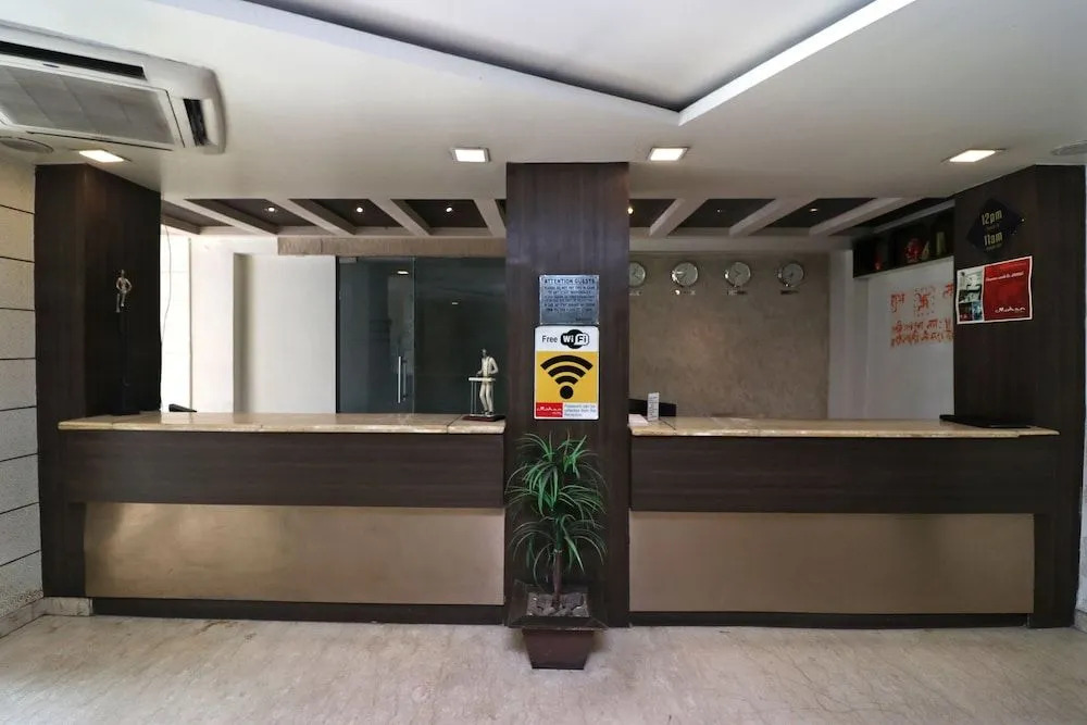 Capital O 1382 Mohan Hotel