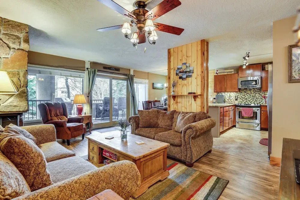 1 Mi to Marina: Frisco Condo w/ Mtn-view Balcony!