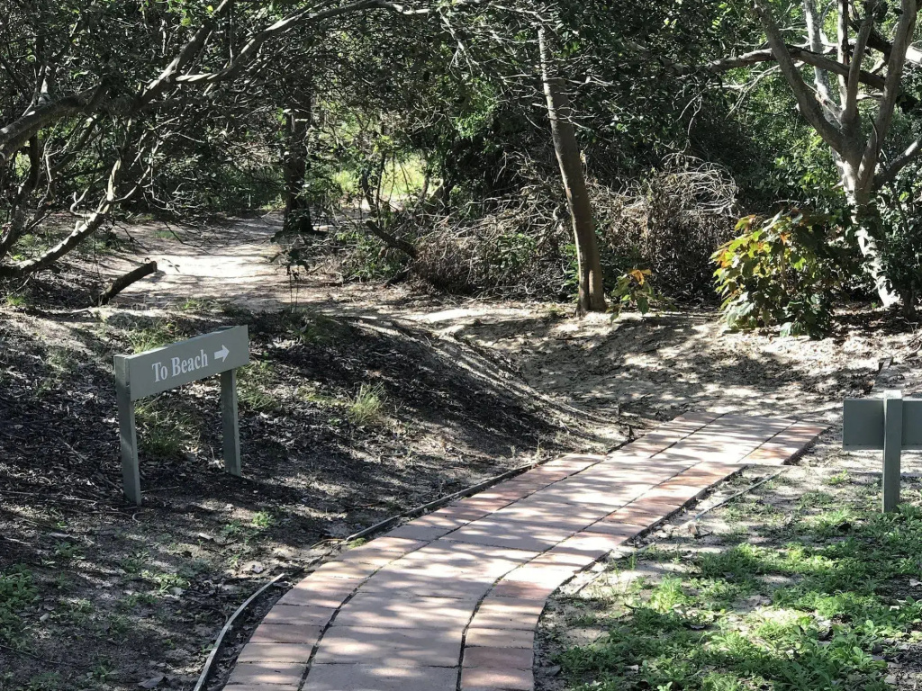 Glen Eden Beach Resort