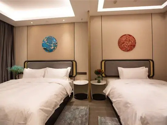 Grand Emporium Rezen ESA Apartment