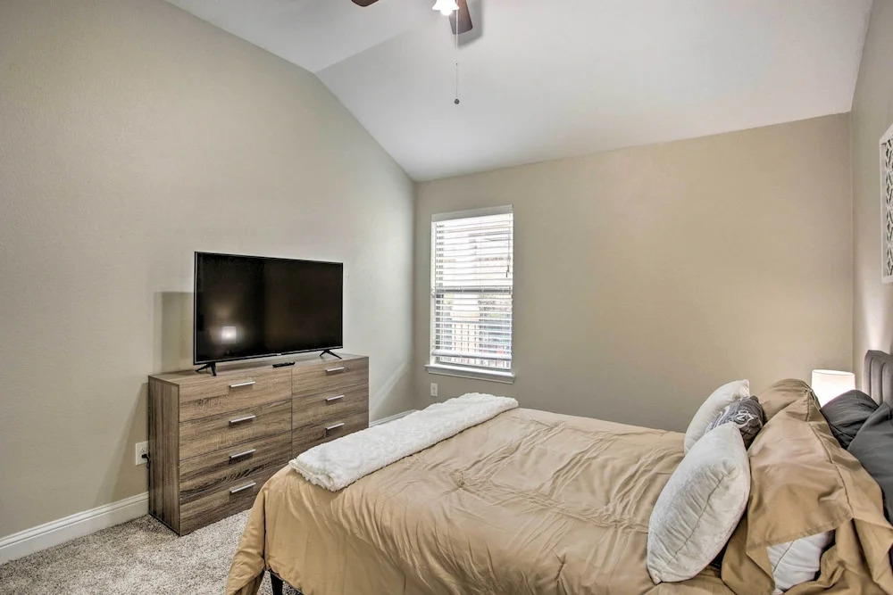 Private Yard & Grill: Greenville Vacation Rental