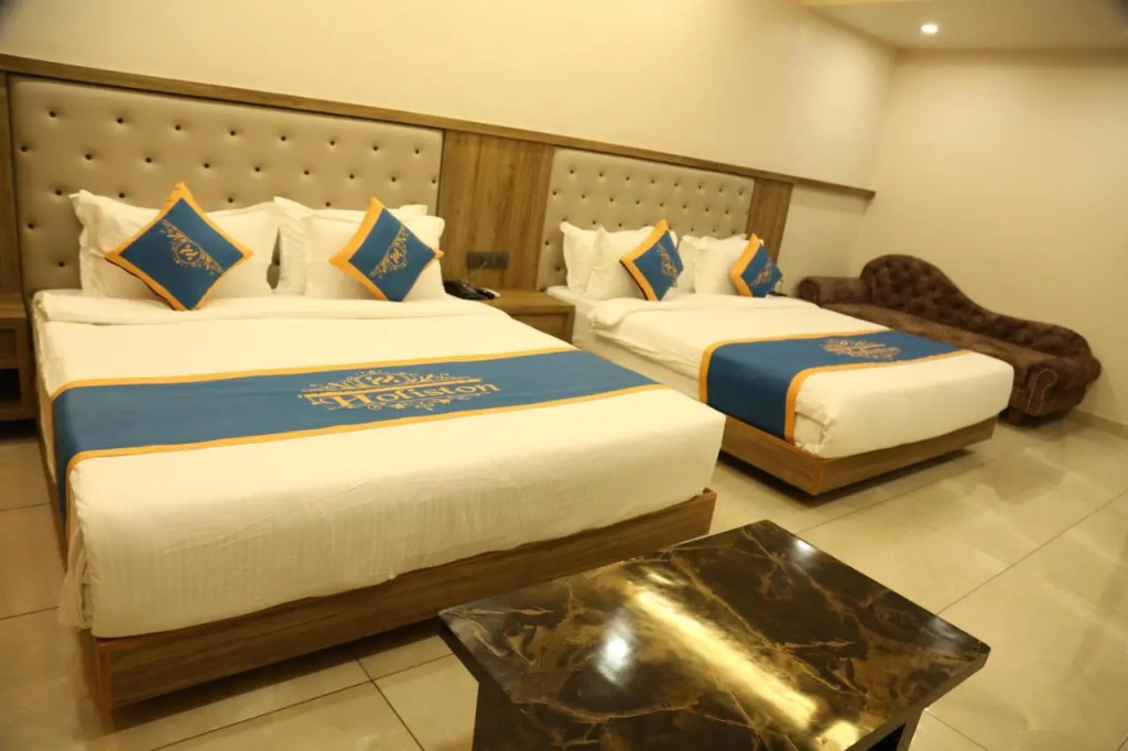 Hotel Holiston