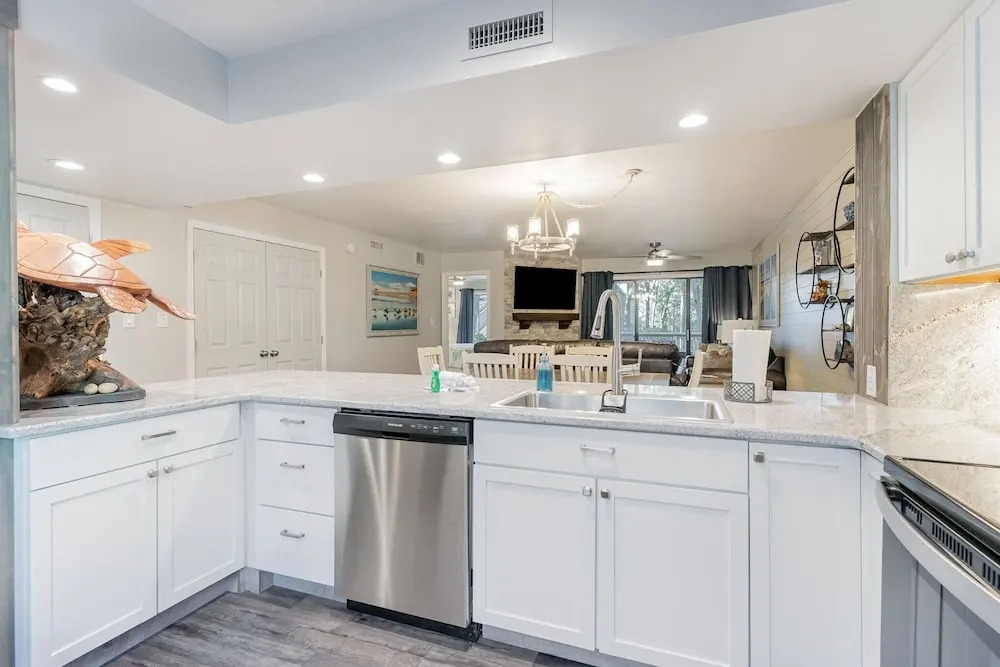 Completely remodeled and open 18C Richmond Park villa