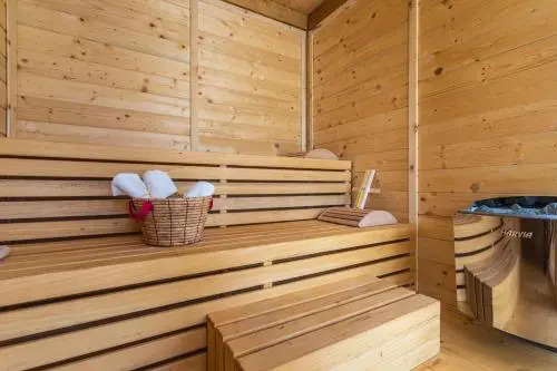VSG Resort - 200m from Beach, Pool, Sauna & Jacuzzi