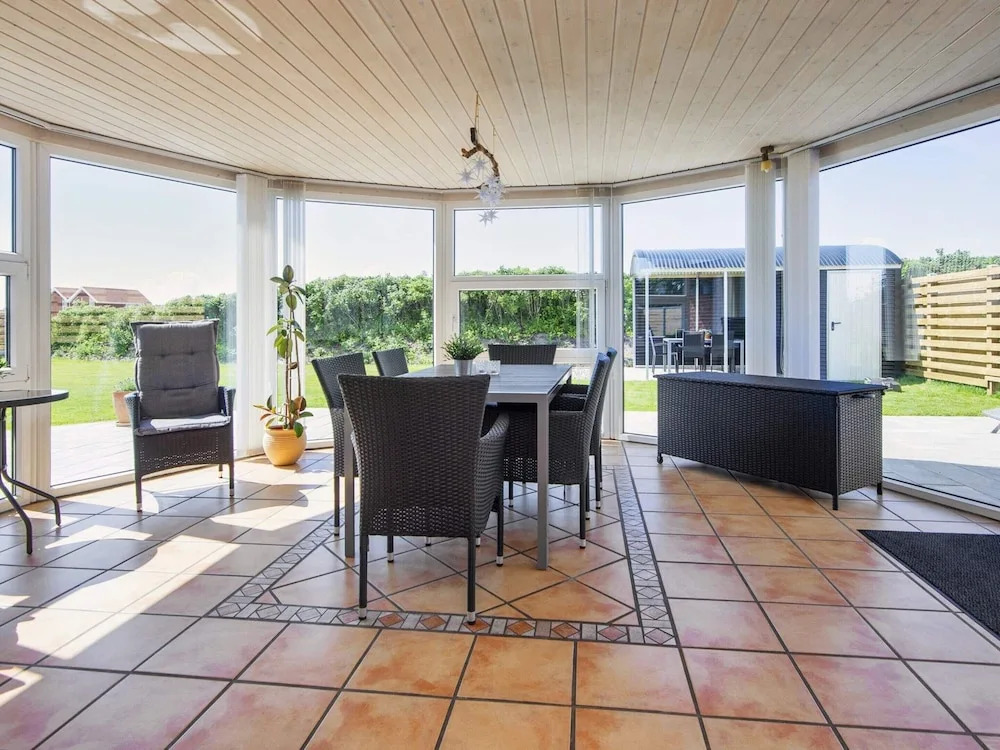 Spacious Holiday Home in Hemmet Jutland near Sea