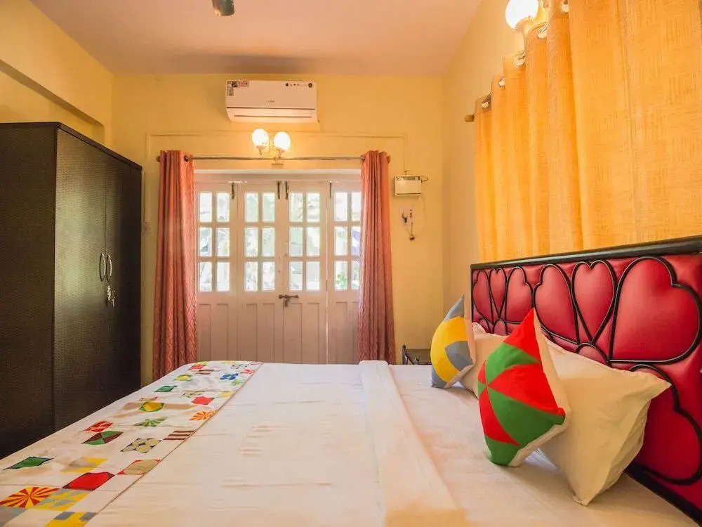 OYO 12198 Home Calangute Beach
