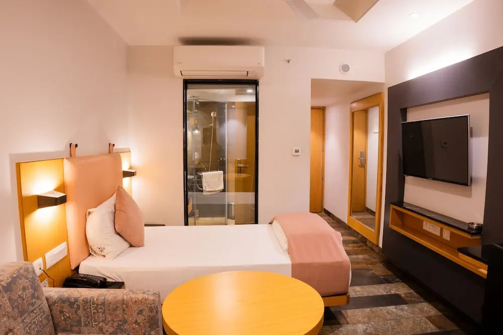 Jains Hotel Rajhans