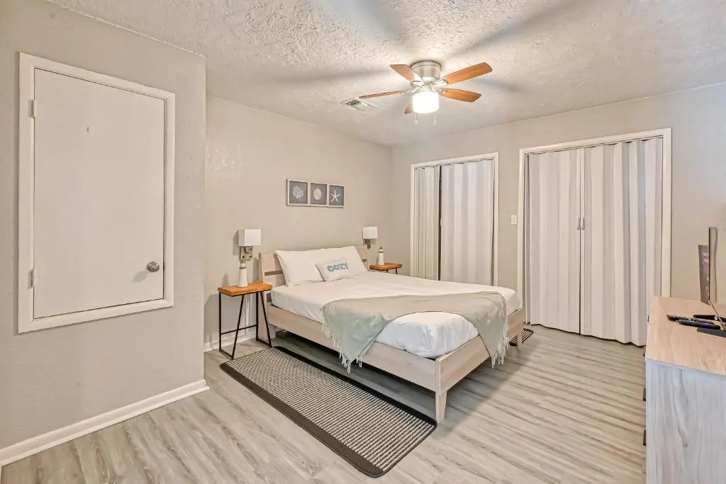 Anchor N Play in Sea Isle On Canal 5 Bdrms Huge Deck Beach Access