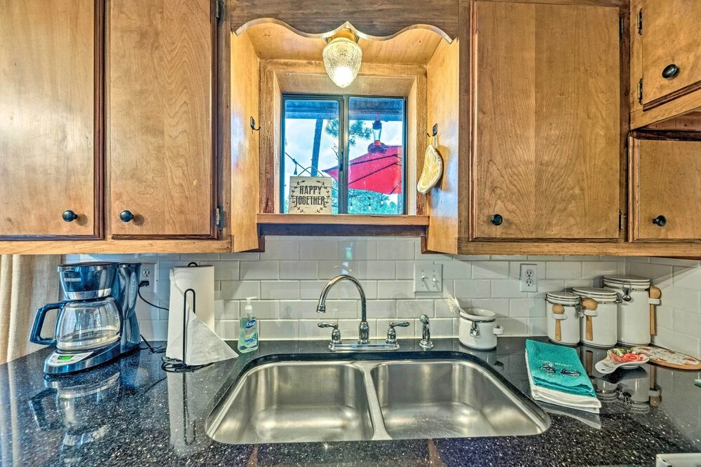 Ruidoso Cabin w/ Deck & Grill - Walk to Town!