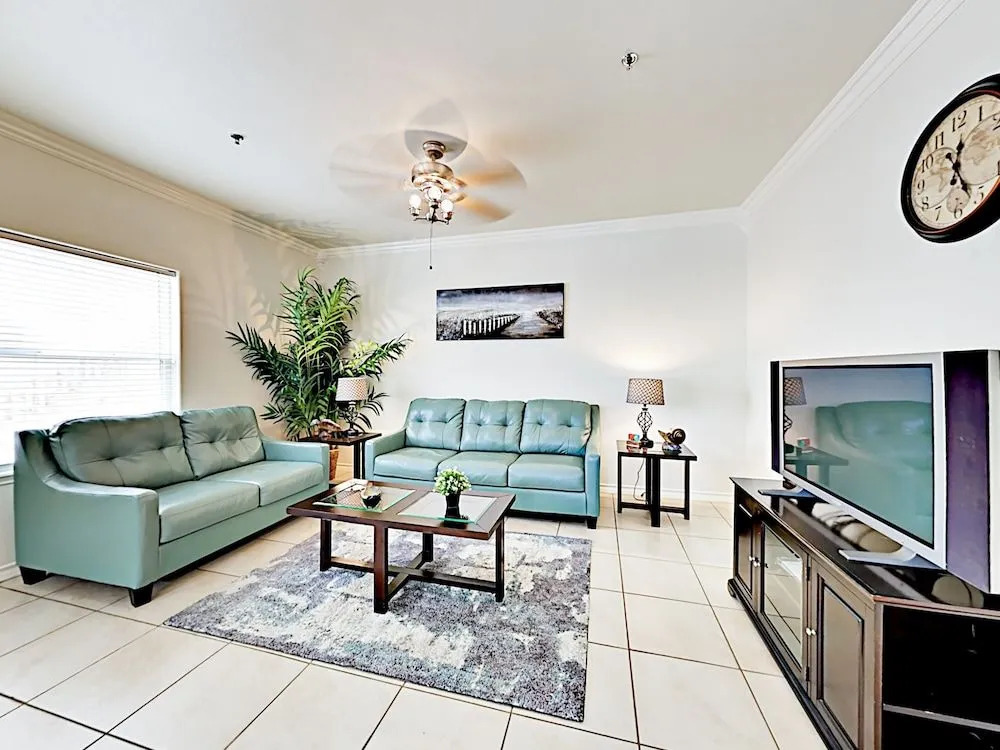 East Gardenia Condo Unit 2 Condo