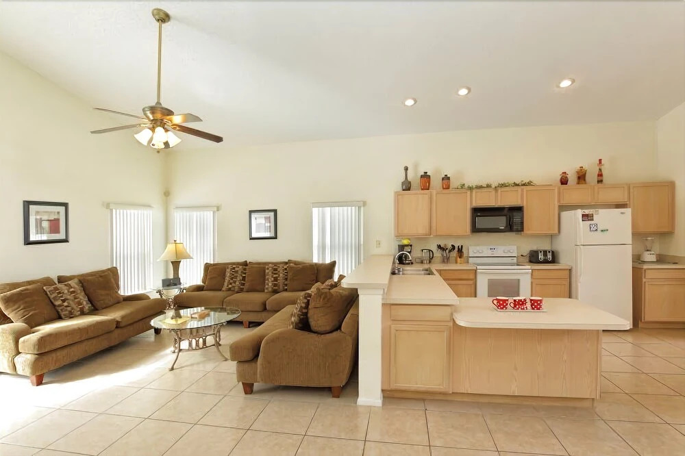Large Beautiful Home w/ Pool Great for Families!