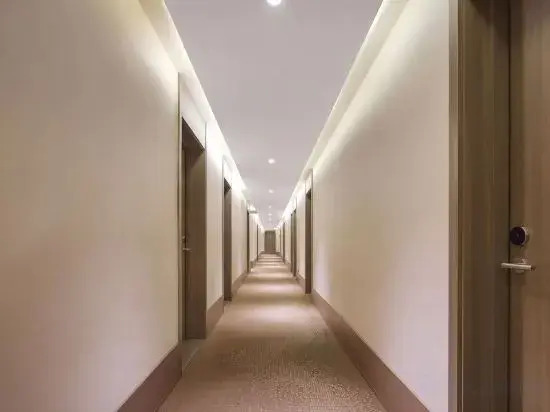 Hi Inn (Nanjing Xiaoshi Metro Station)