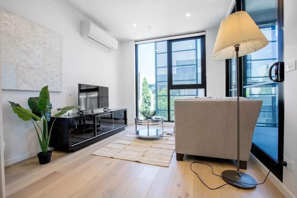 Stunning Bright Apartment At Hawthron/Glenferrie Station
