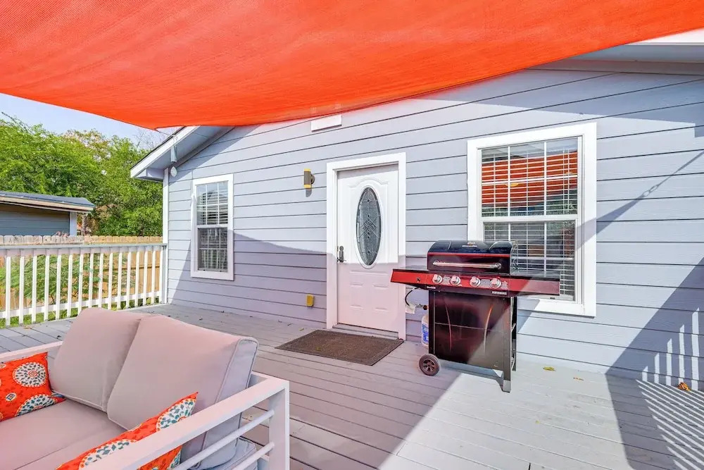 3 Mi to Dtwn: Cozy San Antonio Home w/ Casita!