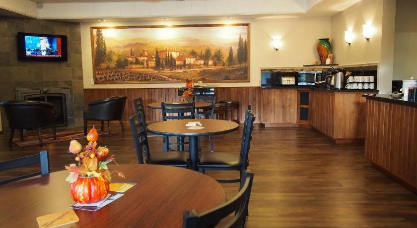 Redwood Hyperion Suites