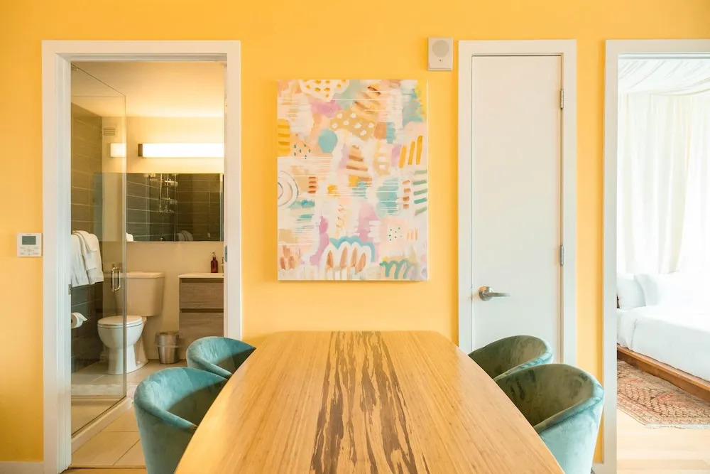 Designer, Spacious 1BD in Historic District