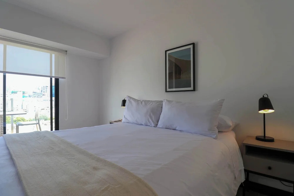 w Sunlit 1BR in the Heart of San Isidro