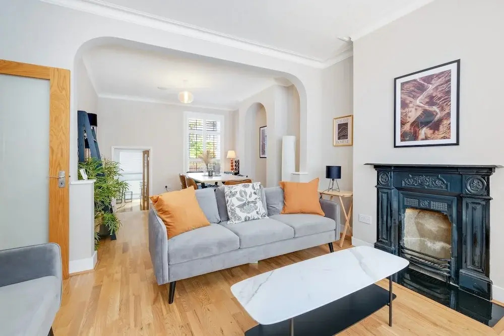 Luxury 3 Bedroom 2 Bathroom House Fulham