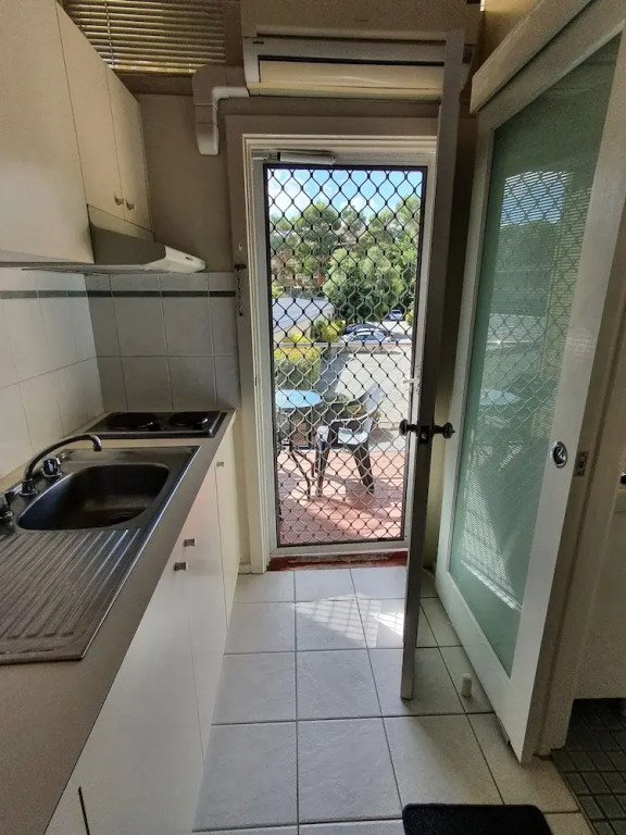 Griffith Studio Canberra - free parking