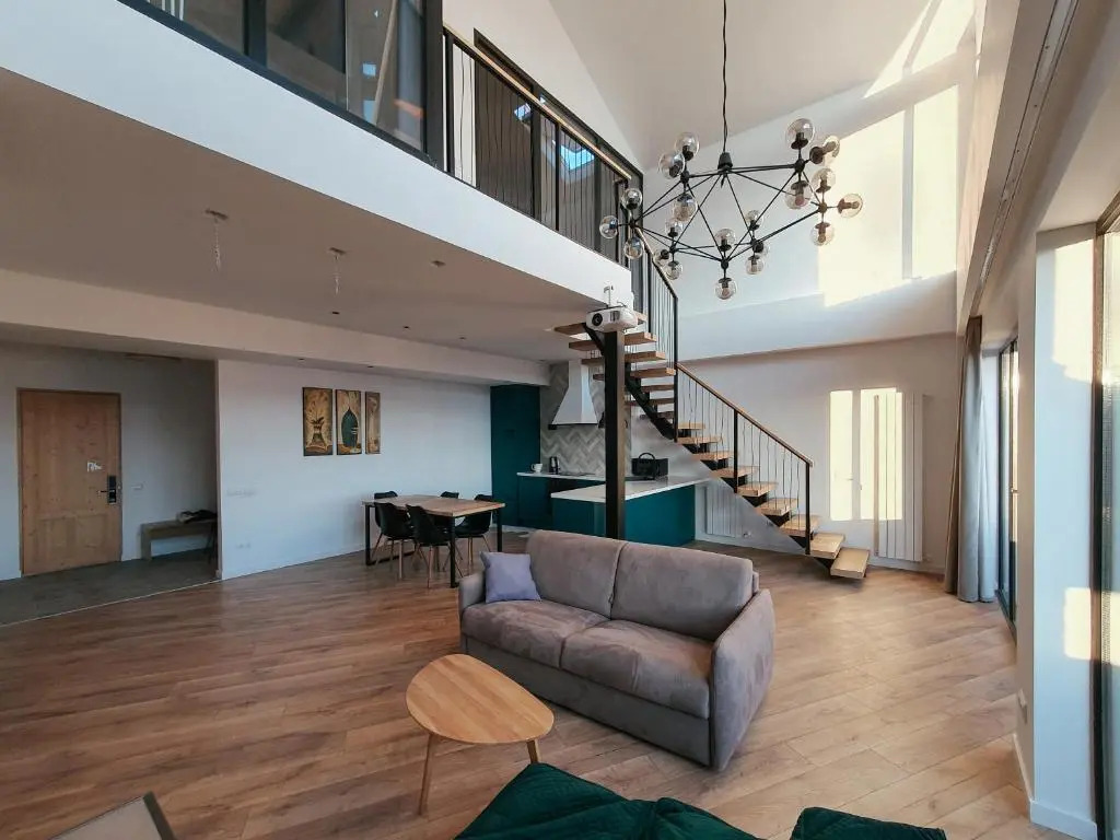 George Snow Apartments in New Gudauri - fireplace, 50m to Gondola lift