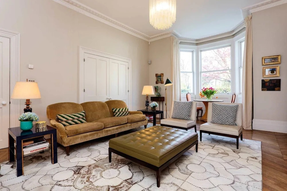 Veeve - Grand Notting Hill