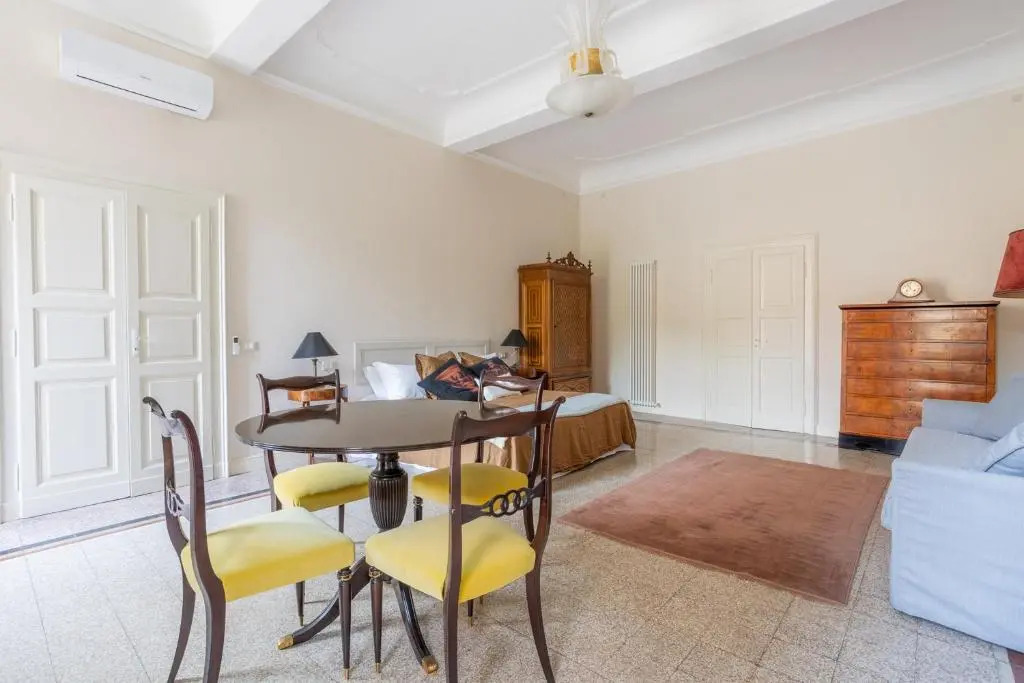Palazzo Sabbioni Suite Del Conte Elegant Suite in Old Monastery City Center