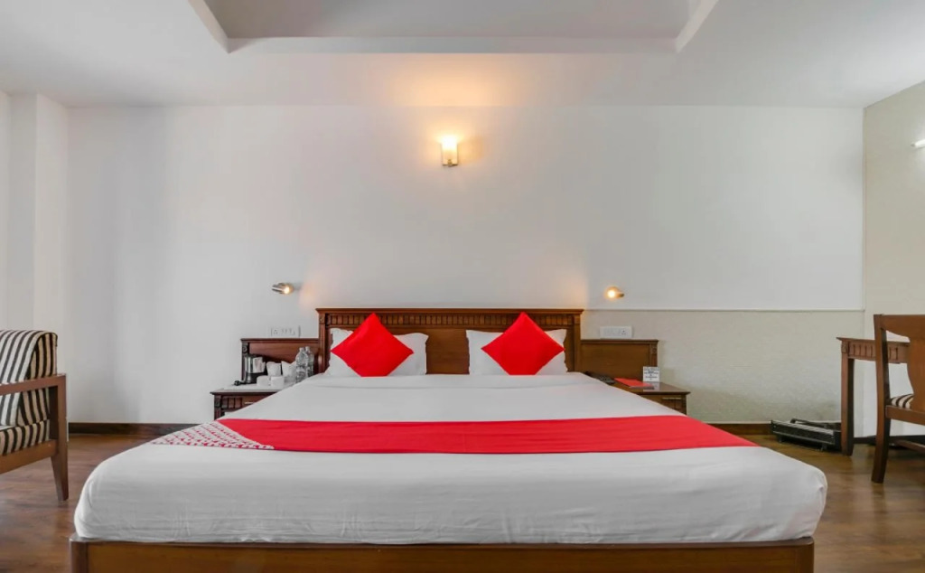 Rex Hotel by OYO