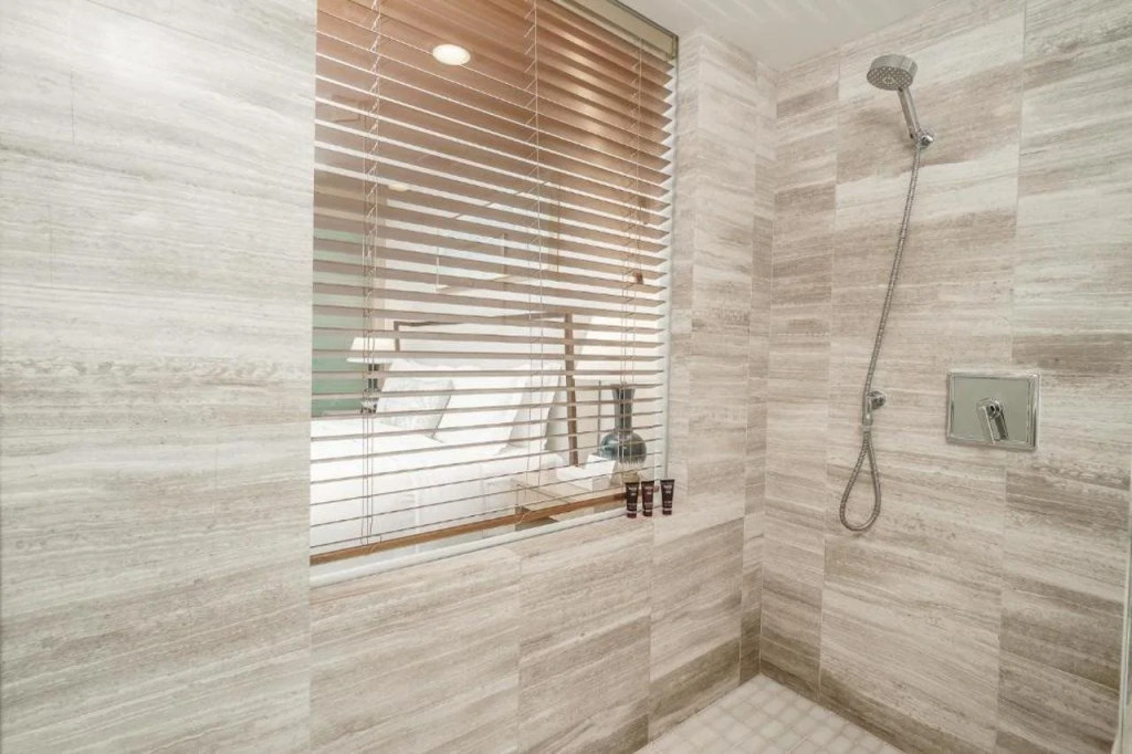 Real Select Vacations at The Ritz-Carlton Residences, Waikiki Beach