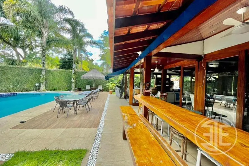 Incrível casa na Riviera com piscina e 5 suítes