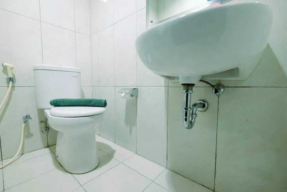 Comfy 2BR Apartment at Nifarro Park Pasar Minggu