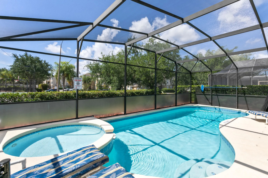 4 Bedroom 3 Bath South Facing Pool Spa Villa