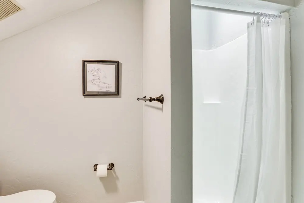Updated Tallahassee Townhome: 3 Mi to Downtown!