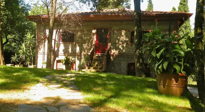 Lodge Rina
