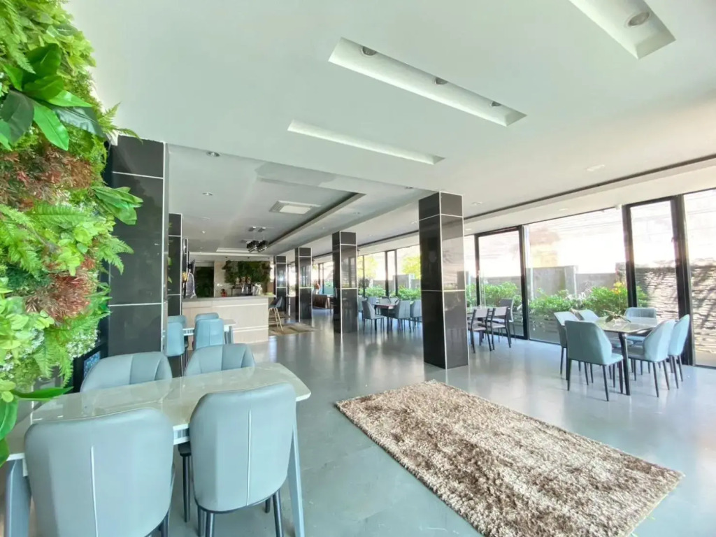 The one boutique hotel