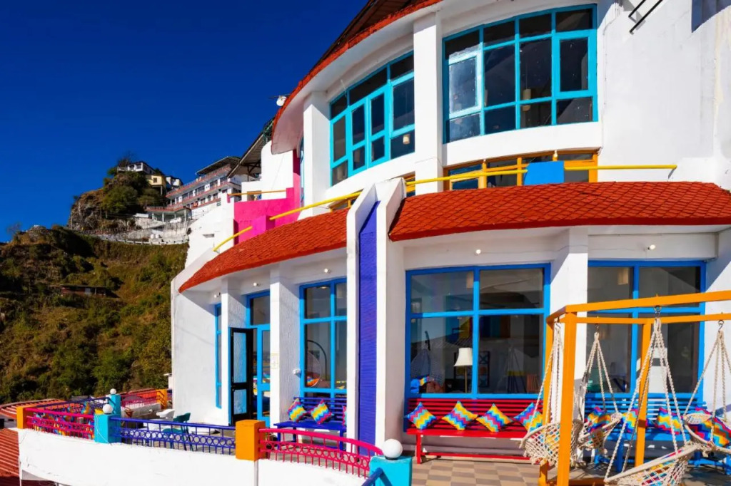 goSTOPS Mussoorie, Library Road