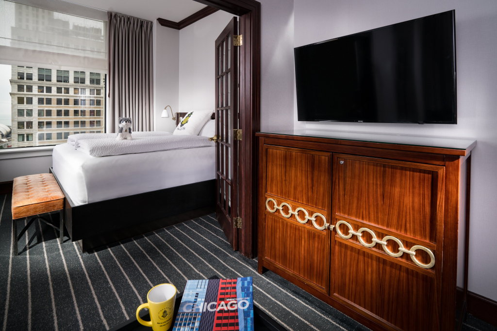 Staypineapple, An Iconic Hotel, The Loop