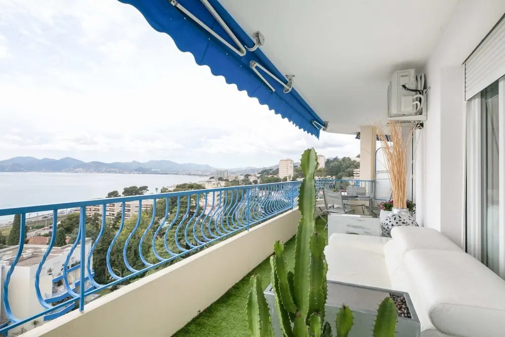 Stunning Panoramic Beach Views Apt With Terrace