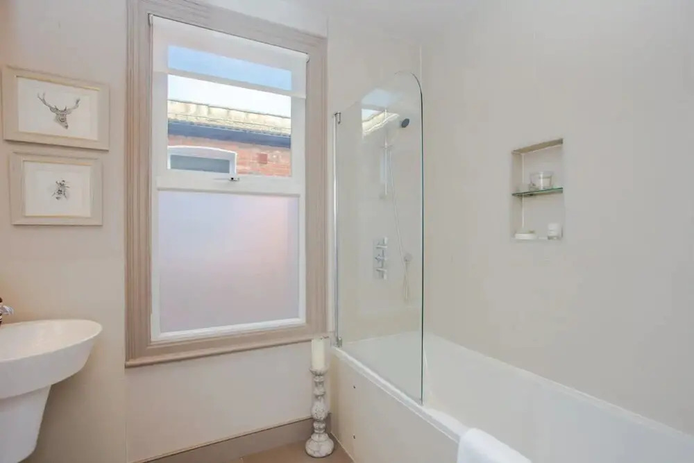 Classic and Elegant 3 Bedroom Apartment With Private Garden