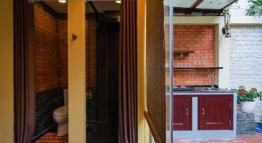 The Red House - Hostel