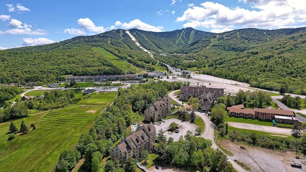 "roomy" Mountain Green 3BR Condo w/ Amenities 3b14