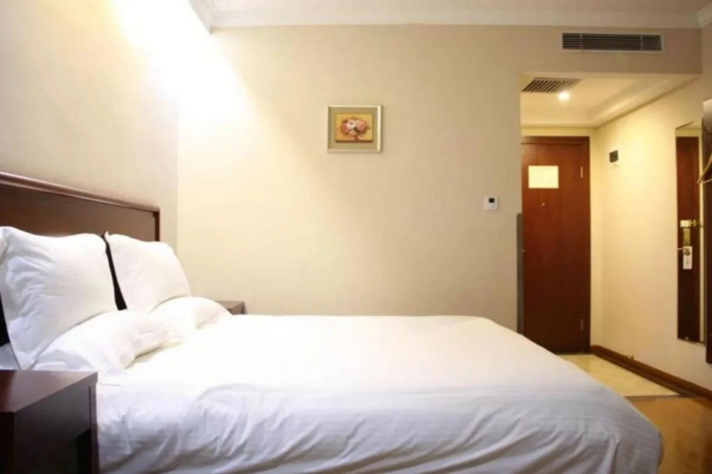 GreenTree Inn TianJin JinNan ShuangLin Metro Station Express Hotel