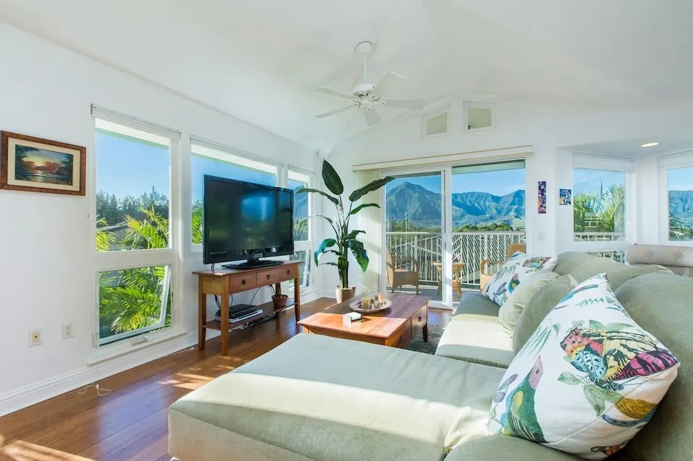 S Of Kamalii 47 3 Bedroom Home by RedAwning